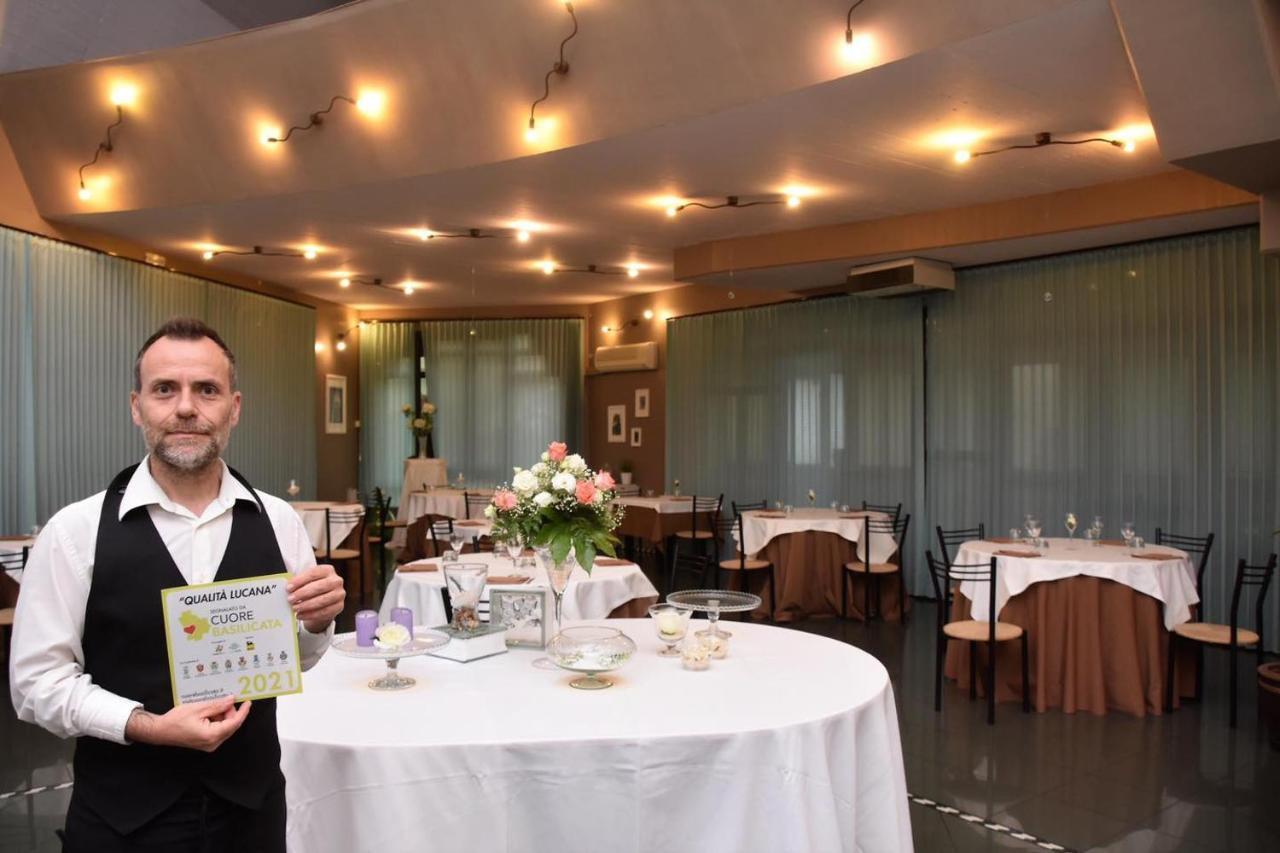 Hotel Il Volturino Calvello Kültér fotó