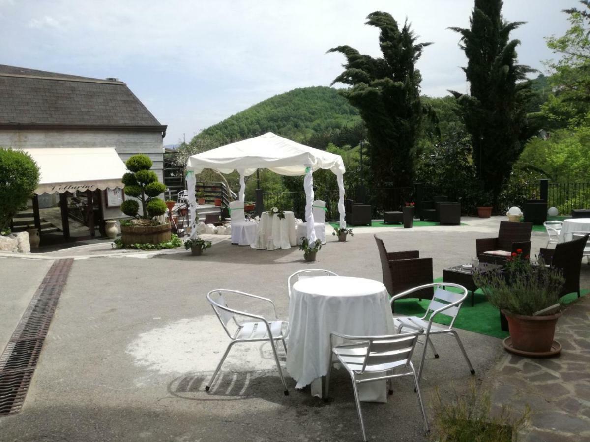 Hotel Il Volturino Calvello Kültér fotó