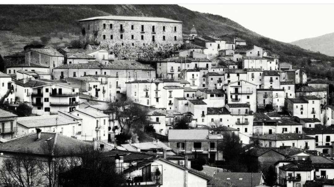 Hotel Il Volturino Calvello Kültér fotó